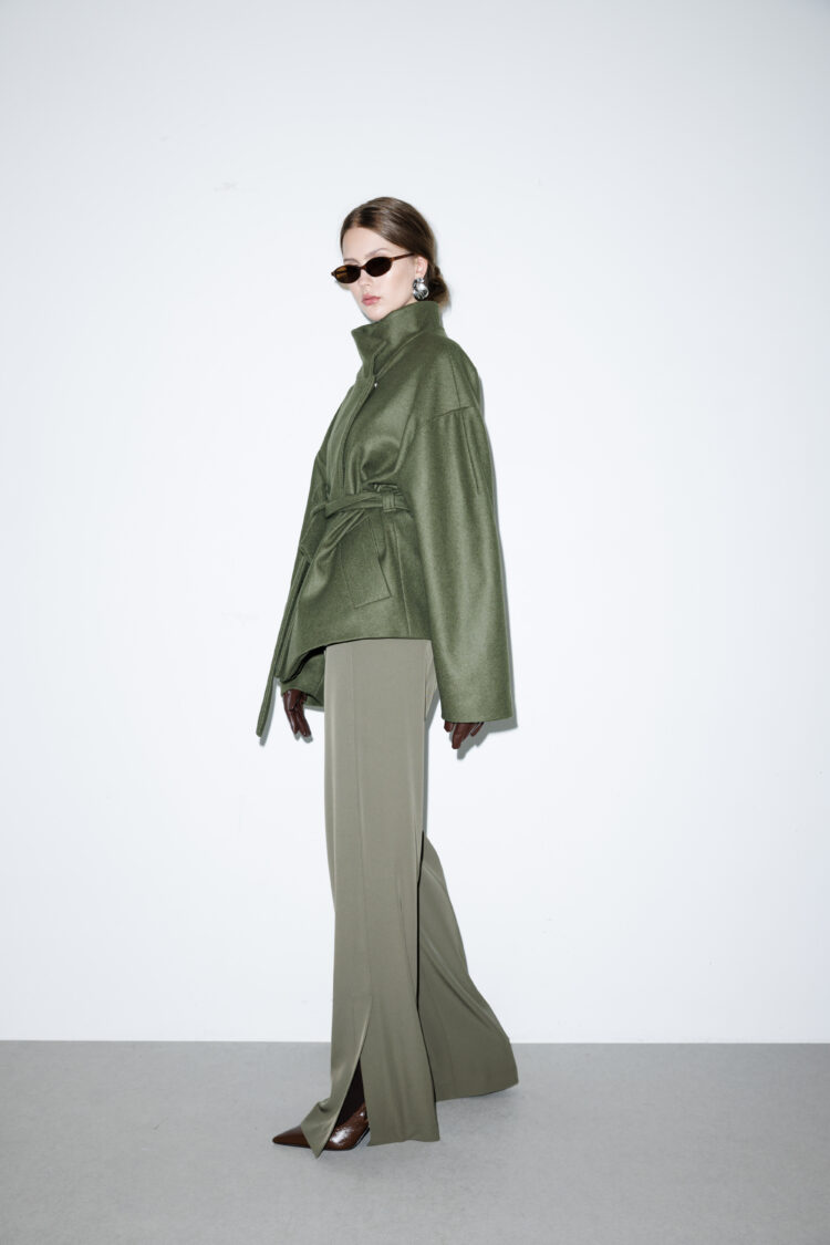 LÜHIKE VILLANE MANTEL TOVE